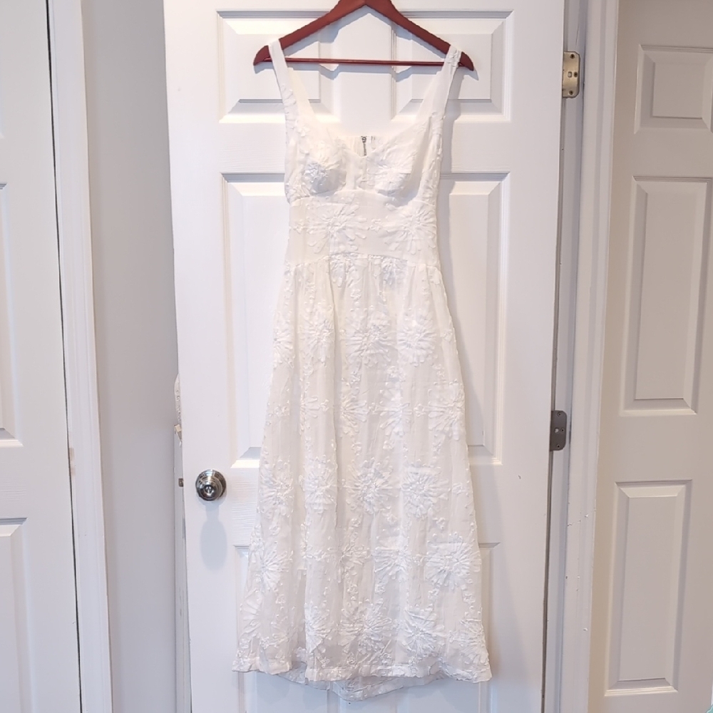 Elegant White Lace Dress